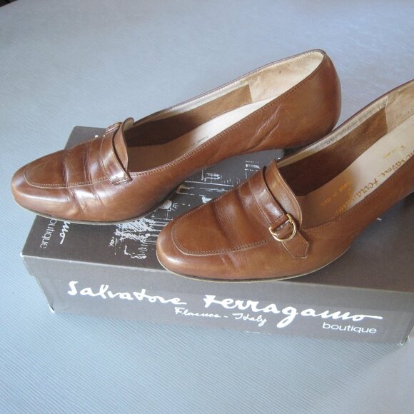 Salvatore Ferragamo Boutique Shoes 9 1/2B Gently Worn with Box - Picture 1 of 4